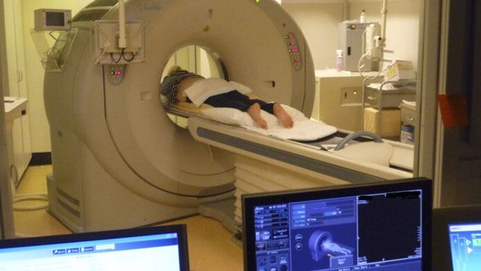 Spinal MRI to diagnose back pain